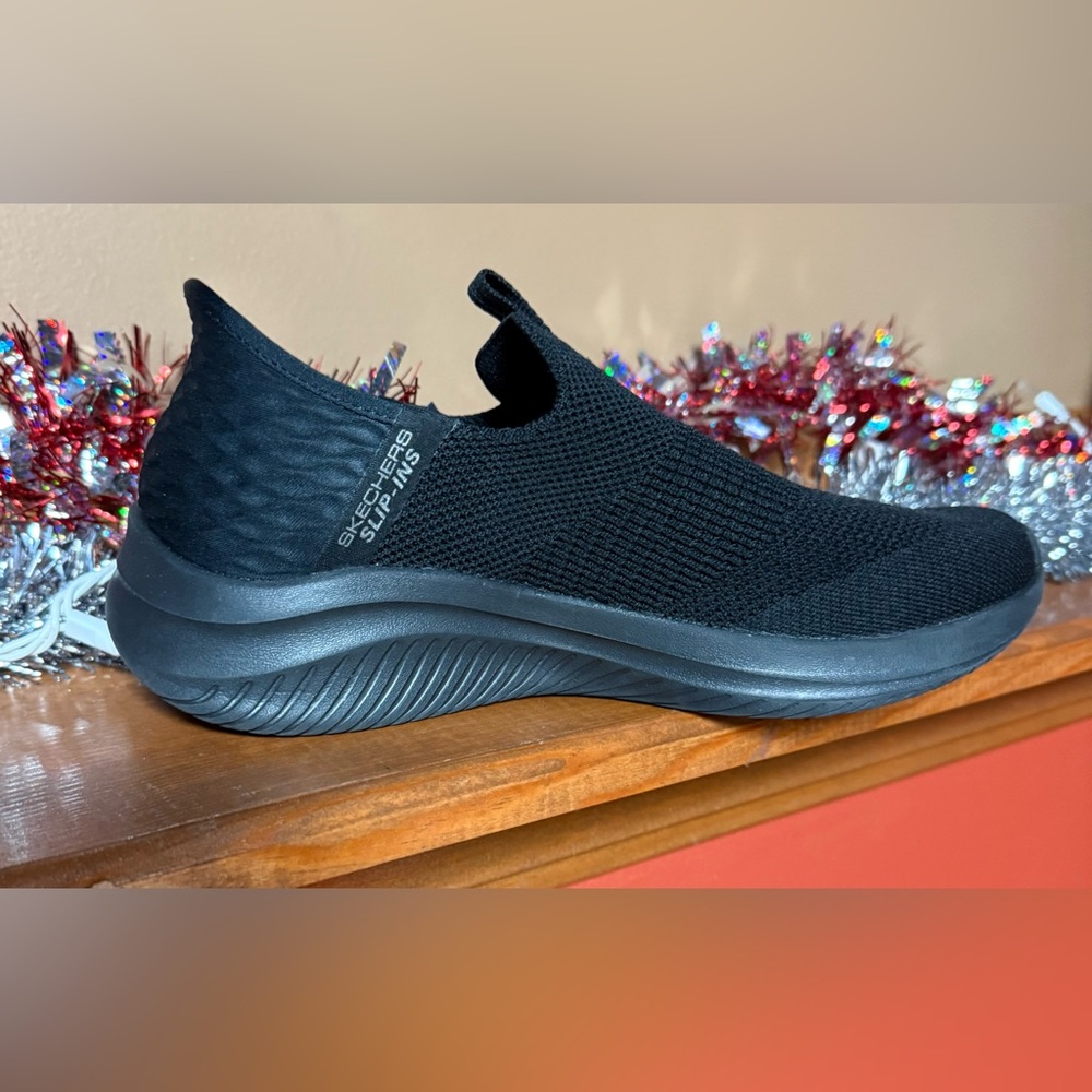 Skechers Black Slip-Ins Sneakers.  New without tags.